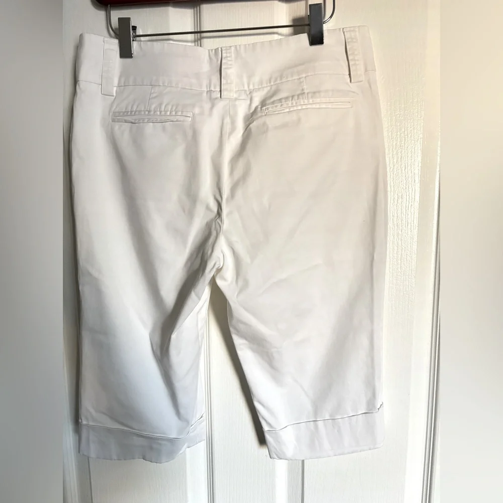 NWOT- Kenar Women's Classic Crisp White Shorts, never worn